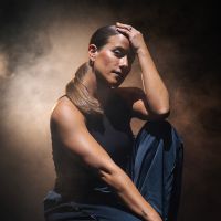 Bachata estilo chica girona